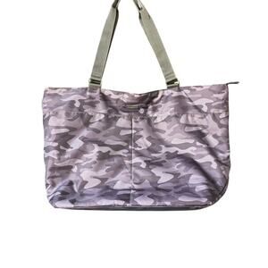 Baggallini NWT Grey Camo Carry-All Travel Tote Bag